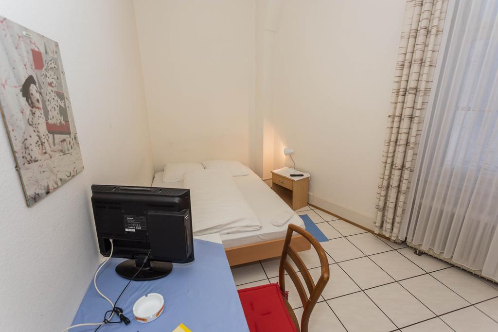 Stadthof Budget Hotel Basel City Center Eksteriør billede