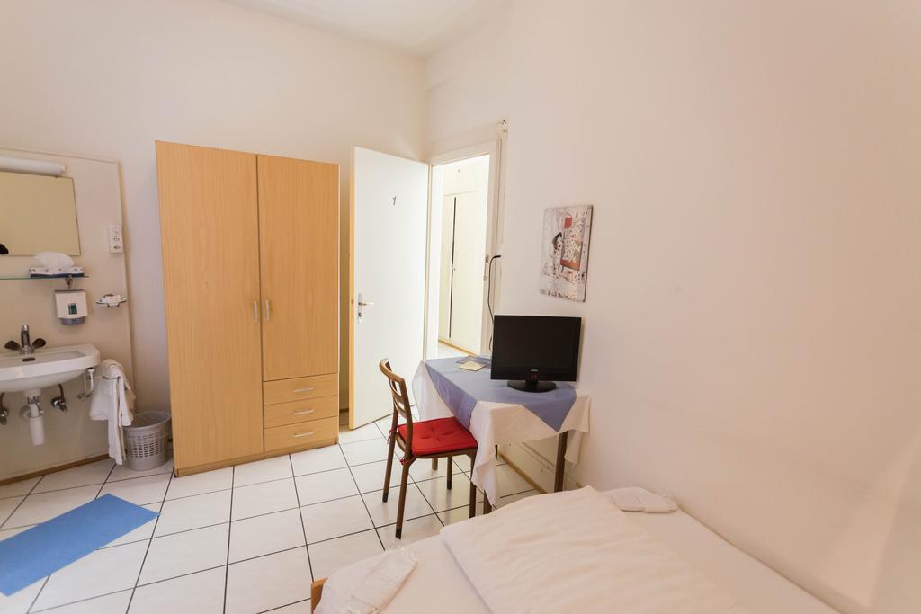 Stadthof Budget Hotel Basel City Center Eksteriør billede