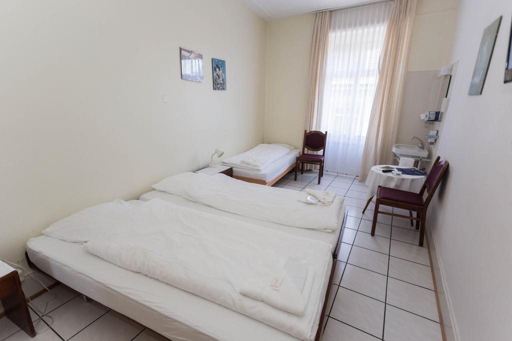 Stadthof Budget Hotel Basel City Center Eksteriør billede