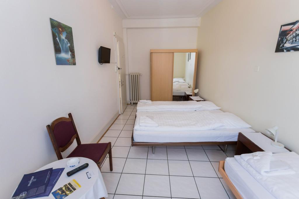 Stadthof Budget Hotel Basel City Center Eksteriør billede