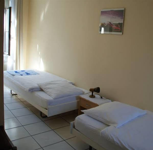 Stadthof Budget Hotel Basel City Center Eksteriør billede