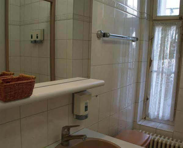 Stadthof Budget Hotel Basel City Center Eksteriør billede